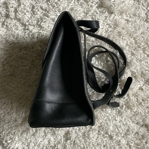 Vintage Coach 9791 Large Daypack Black Leather Backpack - Picture 6 of 14